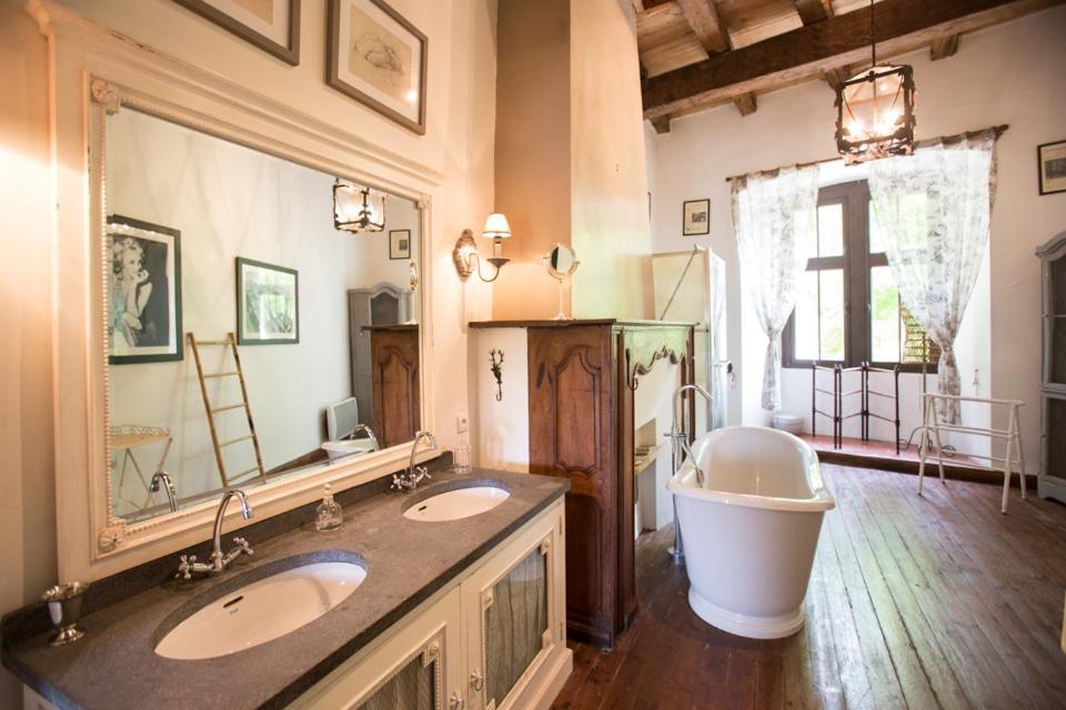 Chateau De Pleneselve Bon-Encontre Bagian luar foto