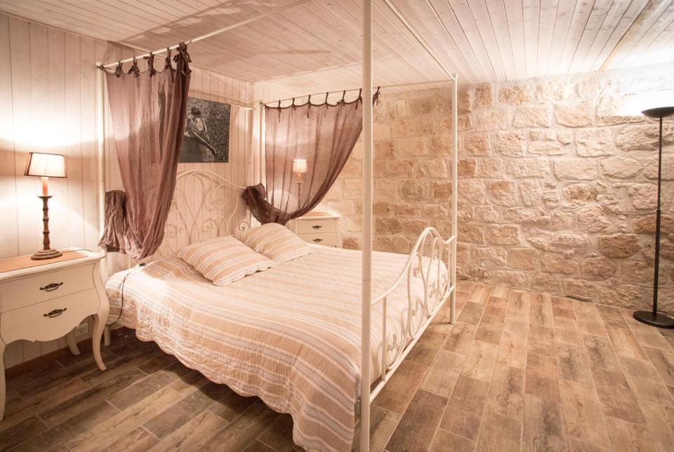 Chateau De Pleneselve Bon-Encontre Bagian luar foto