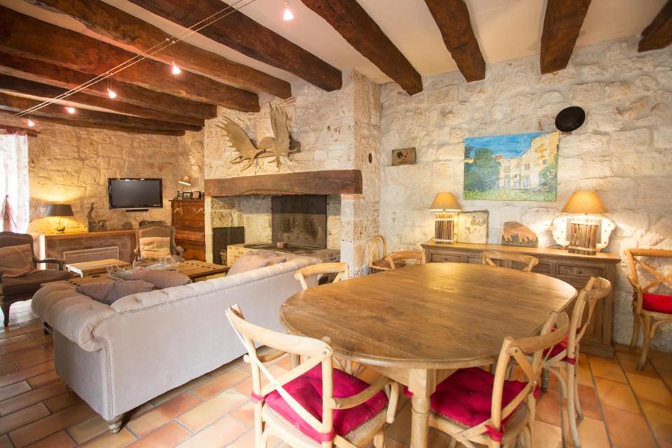 Chateau De Pleneselve Bon-Encontre Bagian luar foto